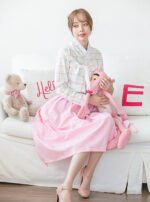 Moderní Hanbok - kostkovaný top a růžová sukně - Obrázek 3