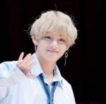 BTS V Earring - Obrázek 4